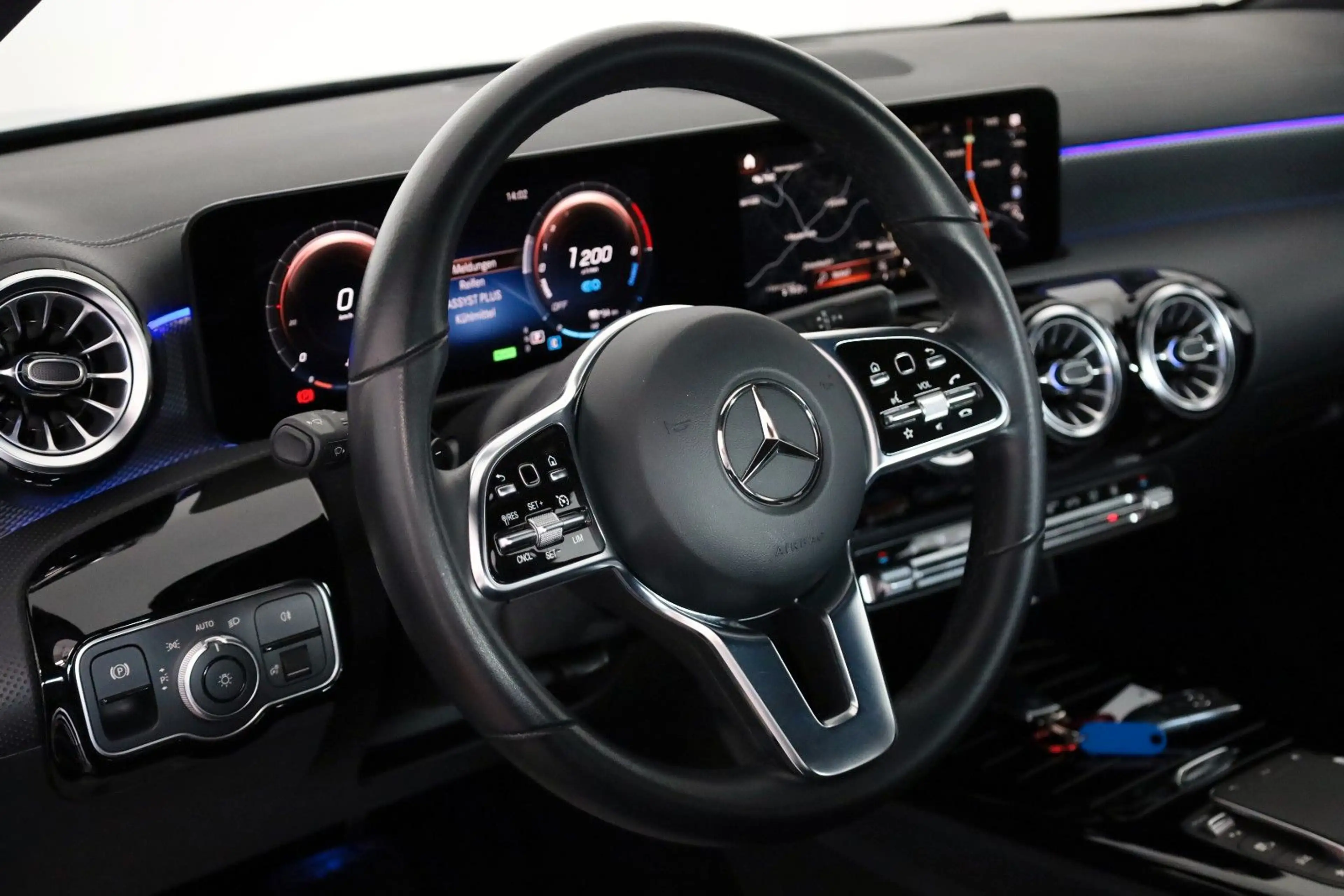 Mercedes-Benz CLA 250 e Coupé Leder,Navi,LED,Kamera,Park Paket — photo 10