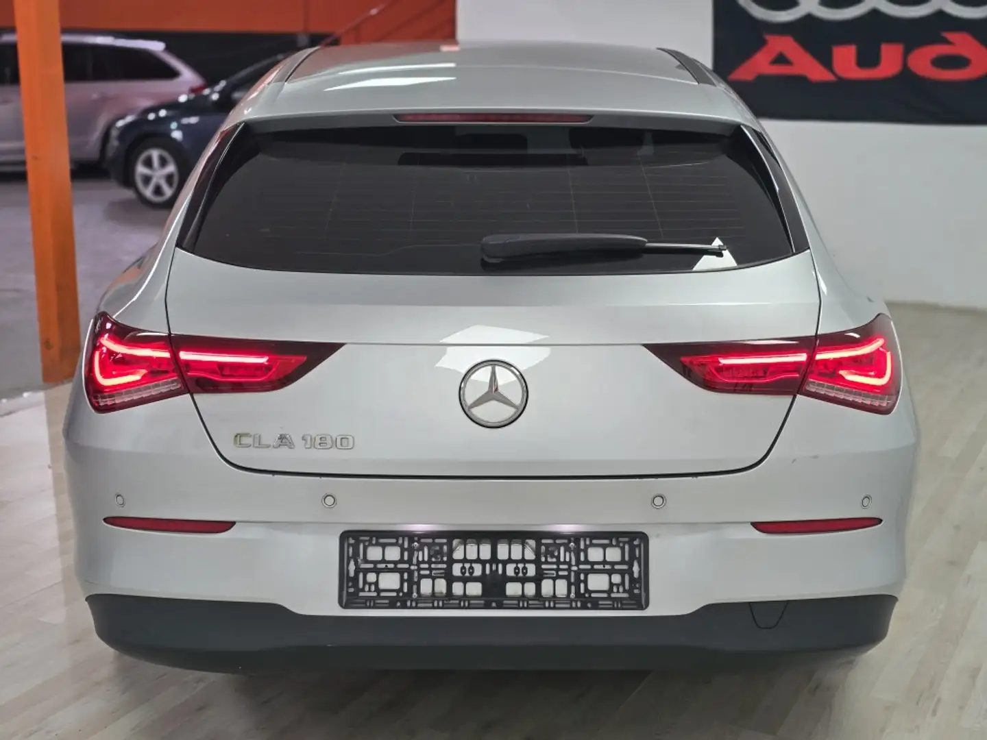 Mercedes-Benz CLA 180 Shooting Brake 7G-DCT Grijs - 2