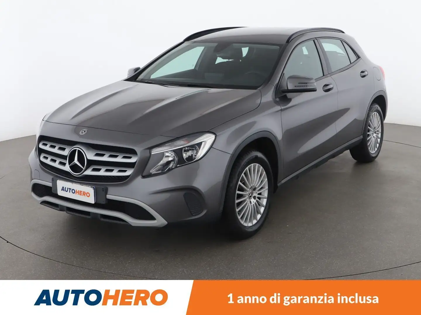 Mercedes-Benz GLA 180 GLA 180 d Business Automatic Grigio - 1