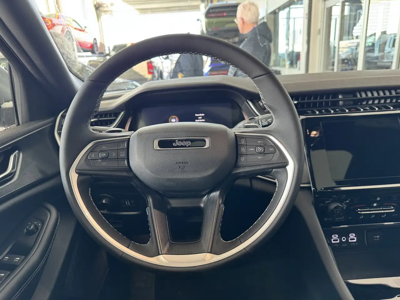 Jeep Grand Cherokee снимка Jeep Grand Cherokee