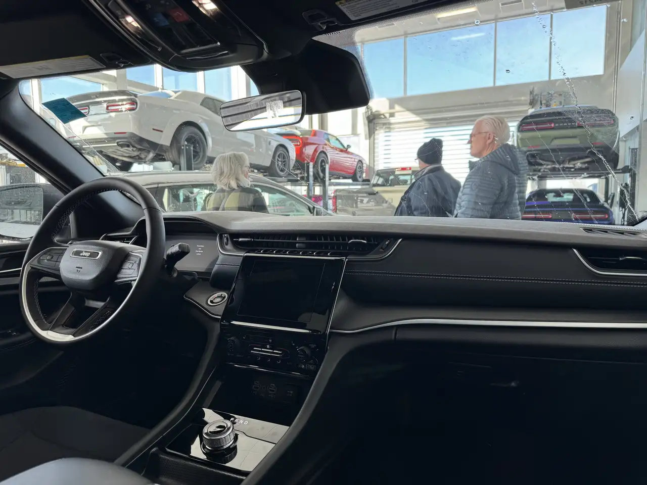 Jeep Grand Cherokee снимка Jeep Grand Cherokee