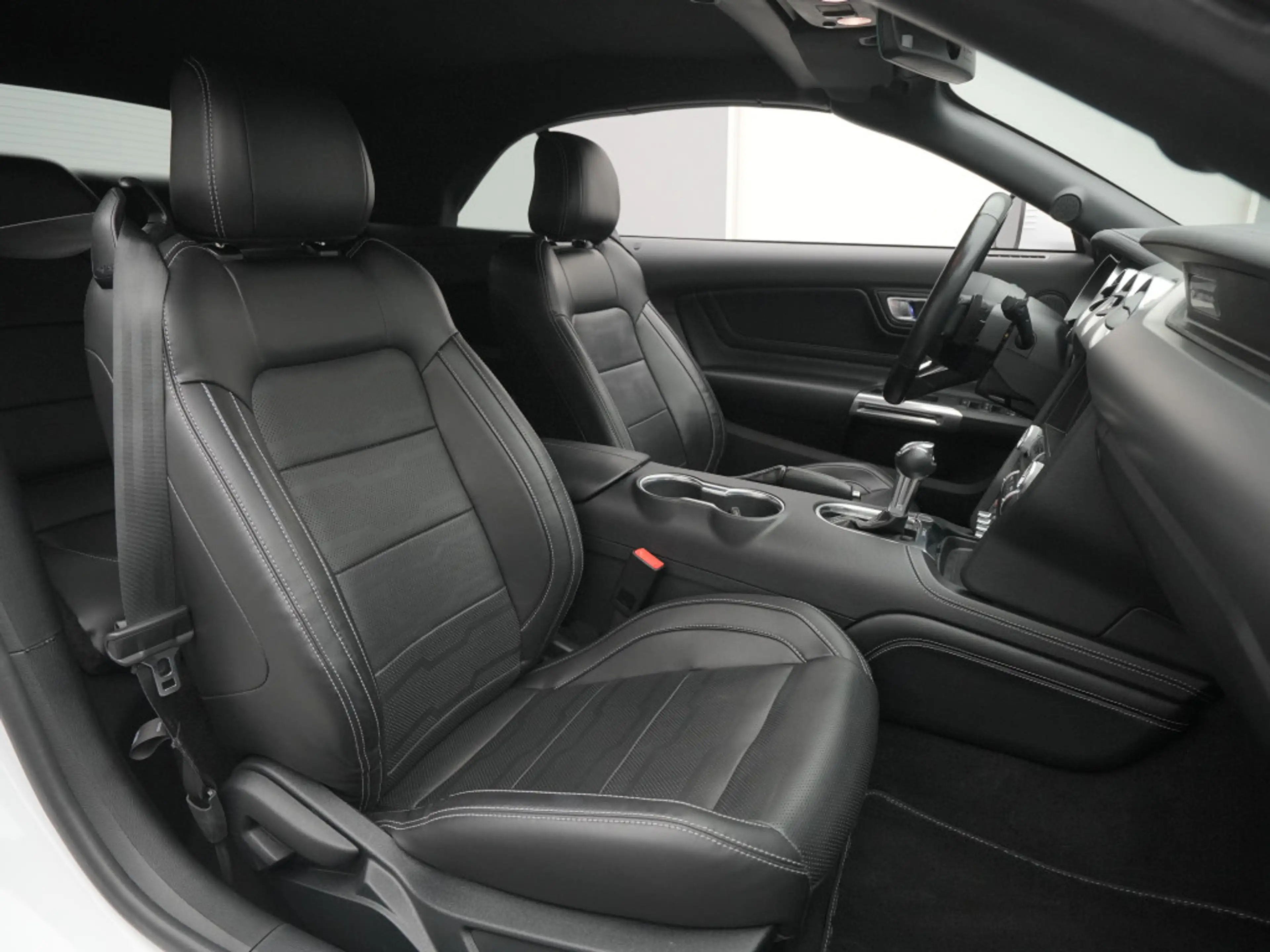 Ford Mustang GT Cabrio V8 450PS Aut./Premium-P2/Navi — photo 13