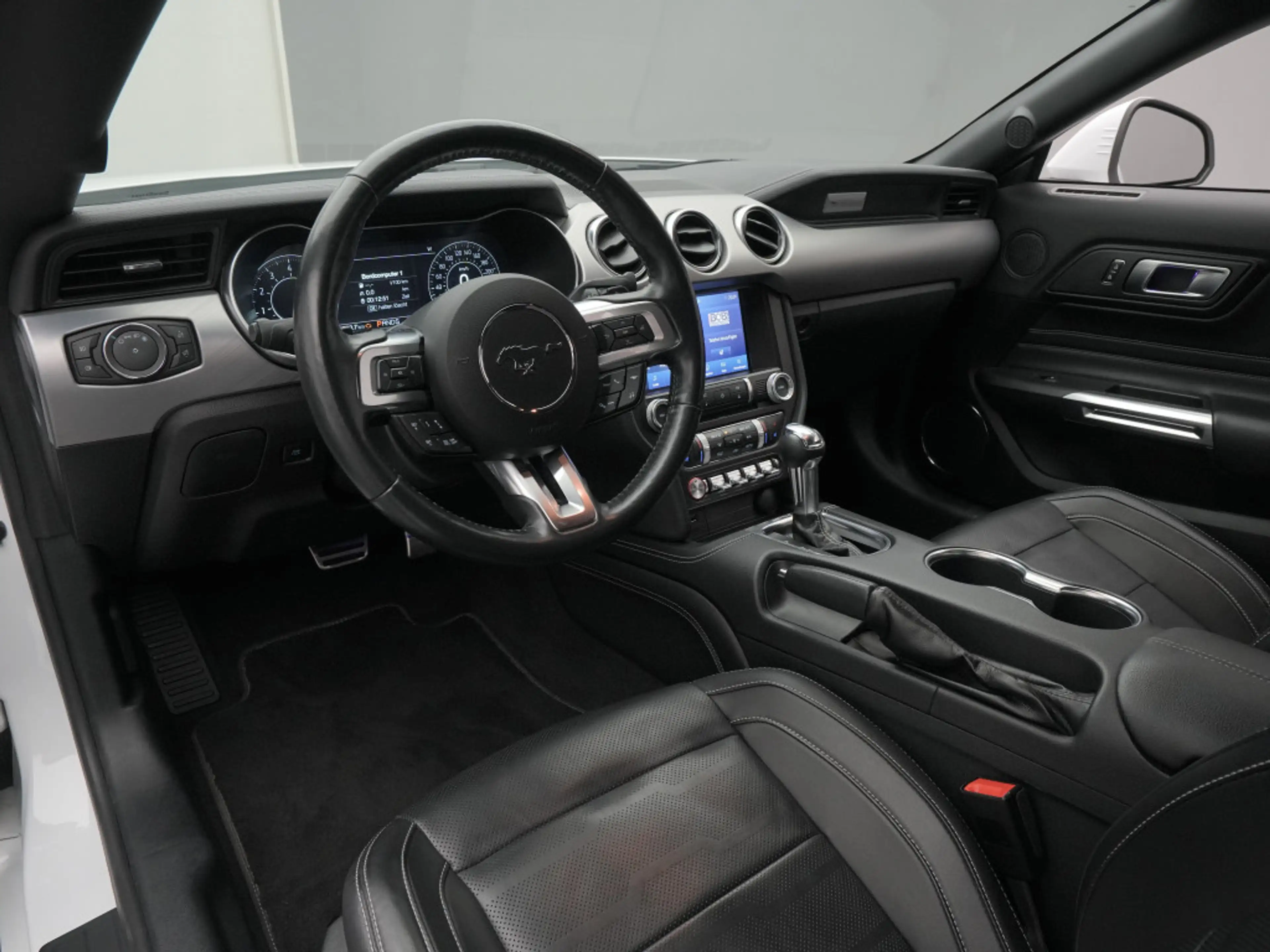 Ford Mustang GT Cabrio V8 450PS Aut./Premium-P2/Navi — photo 10