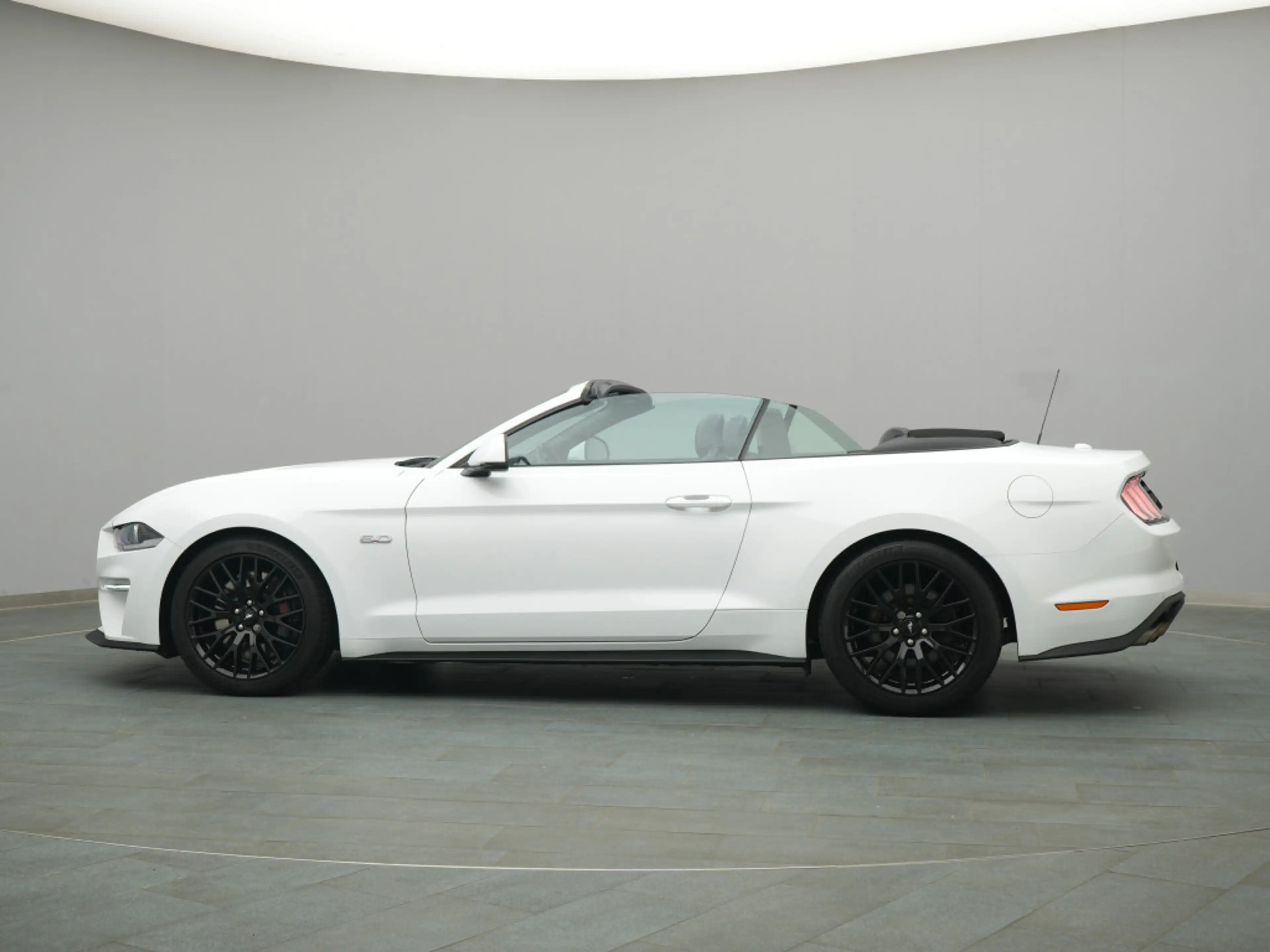 Ford Mustang GT Cabrio V8 450PS Aut./Premium-P2/Navi — photo 3