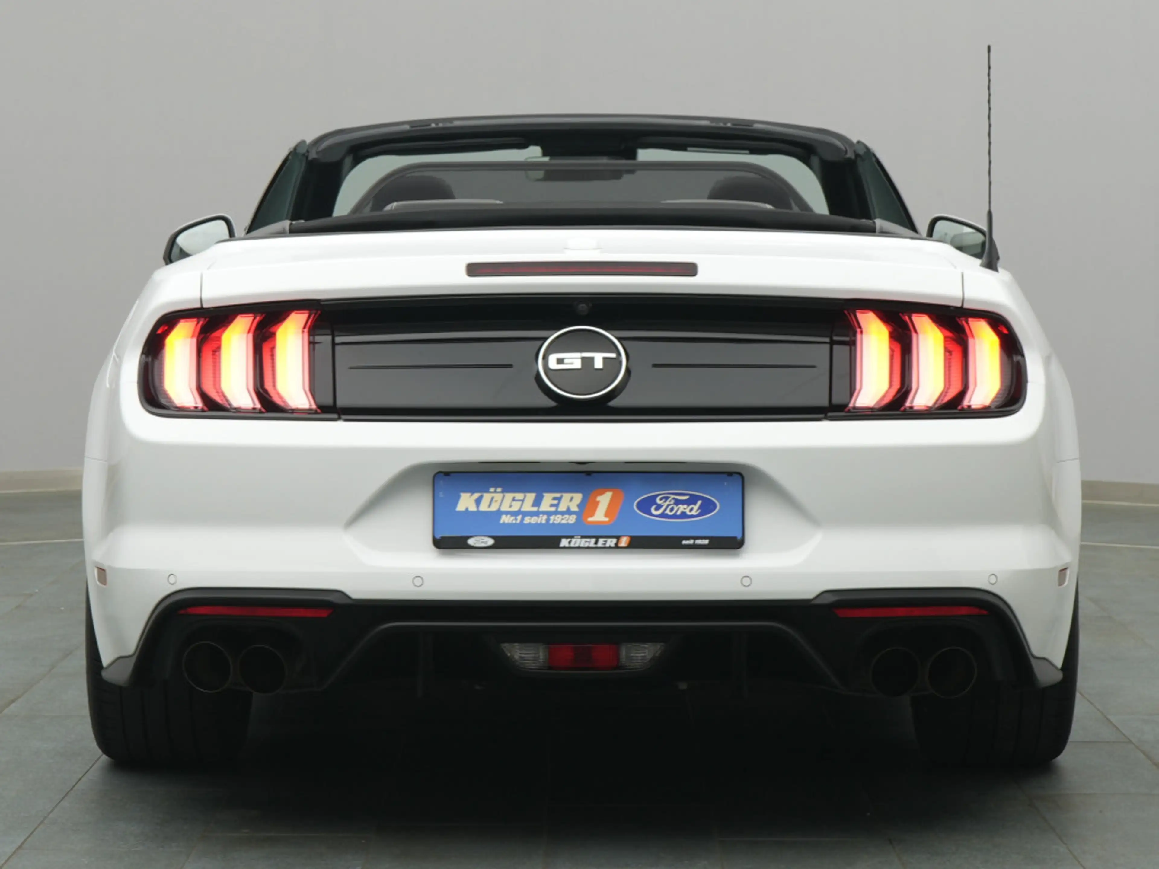 Ford Mustang GT Cabrio V8 450PS Aut./Premium-P2/Navi — photo 7