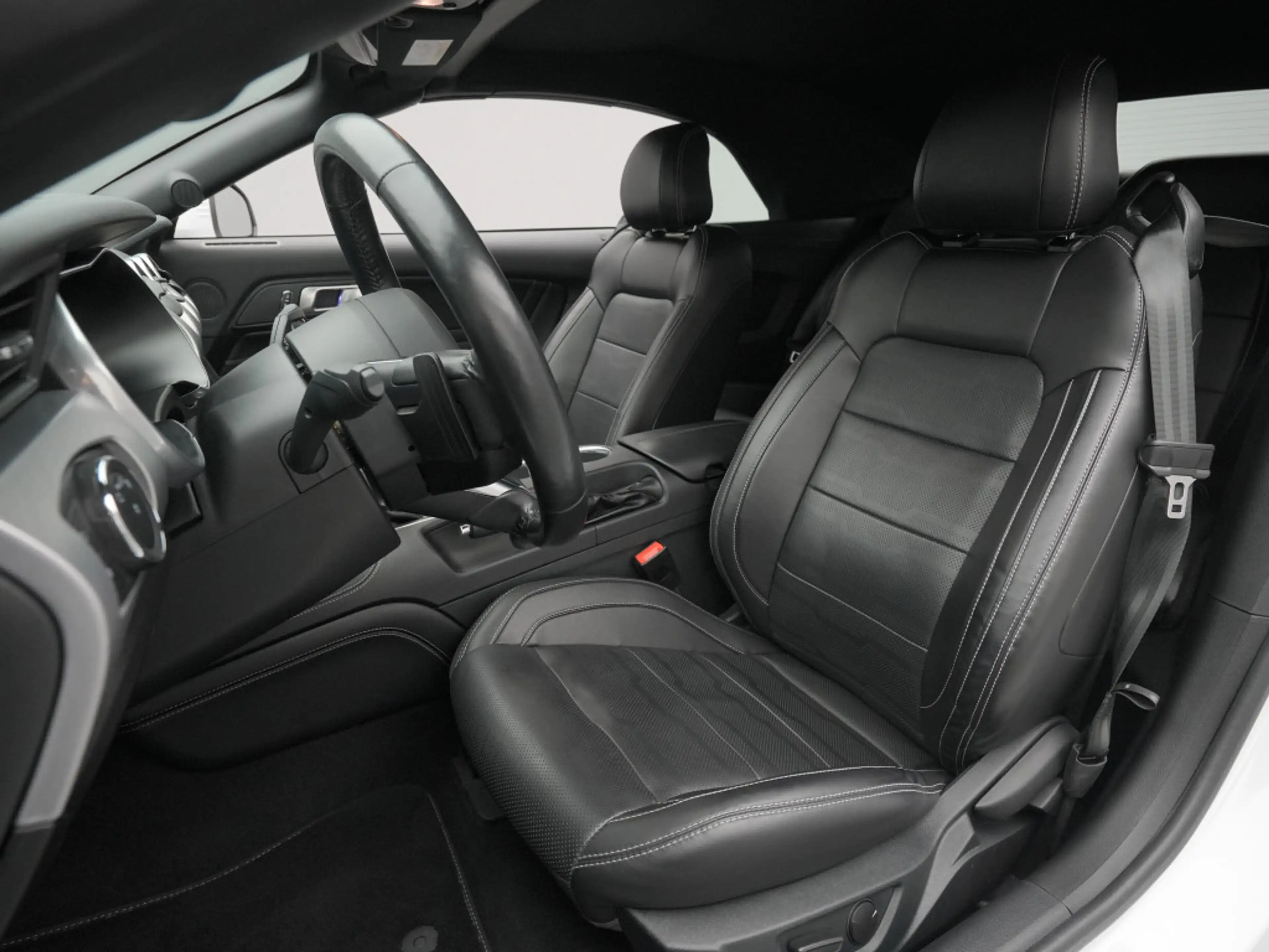 Ford Mustang GT Cabrio V8 450PS Aut./Premium-P2/Navi — photo 11