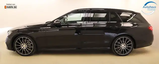 Mercedes-Benz E-Class view 4