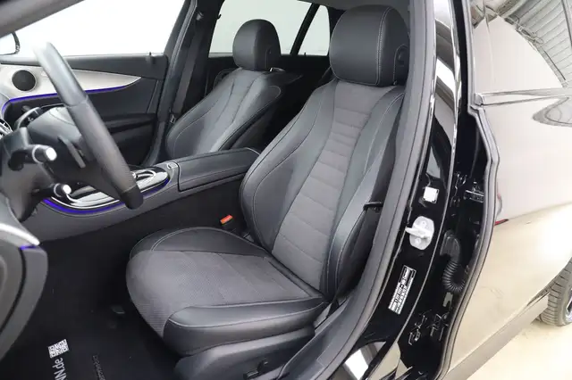Mercedes-Benz E-Class view 9