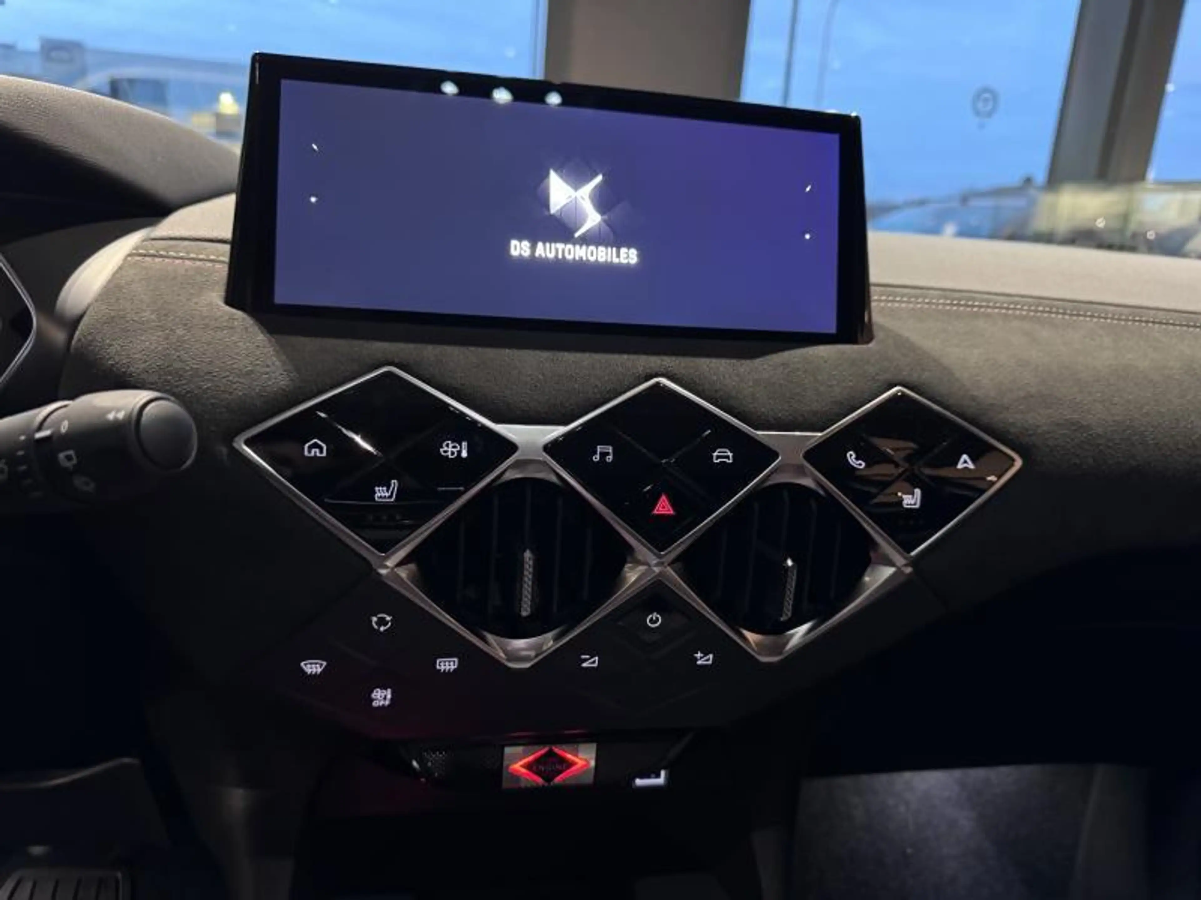 DS Automobiles DS 3 DS3 Edition France / Hybrid — photo 11