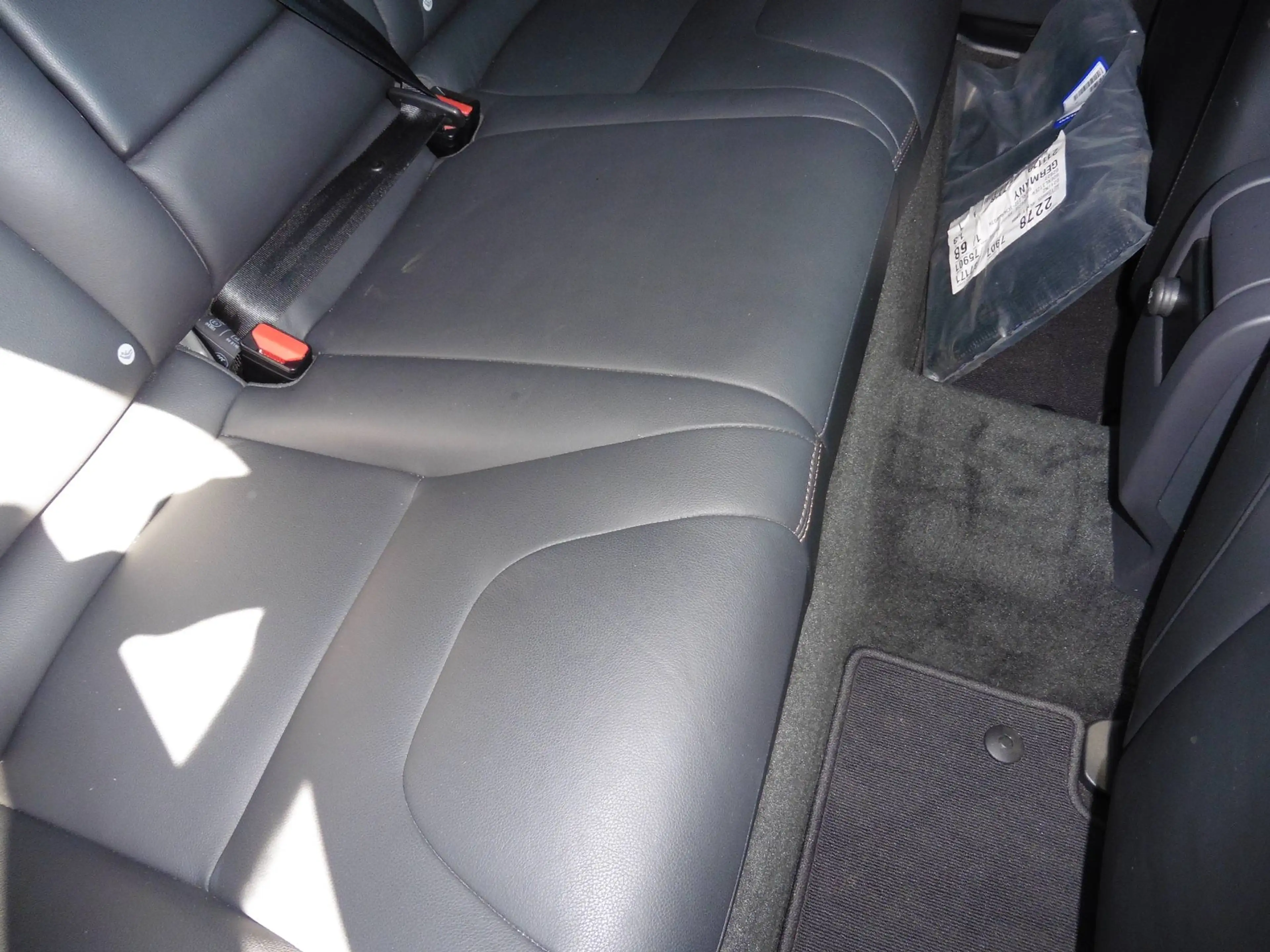 Volvo V60 Cross Country Pro AWD, AHK — photo 13
