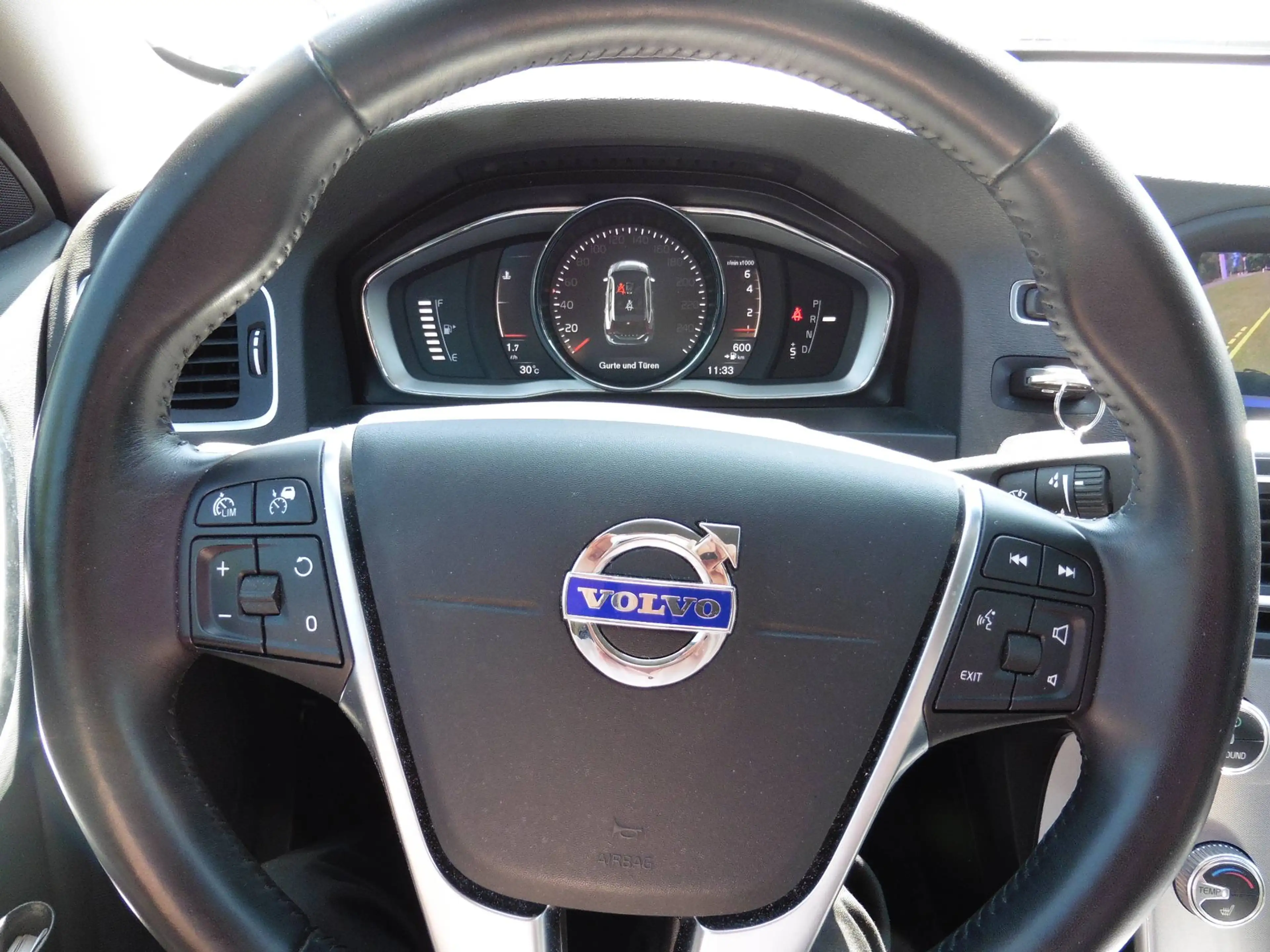 Volvo V60 Cross Country Pro AWD, AHK — photo 6