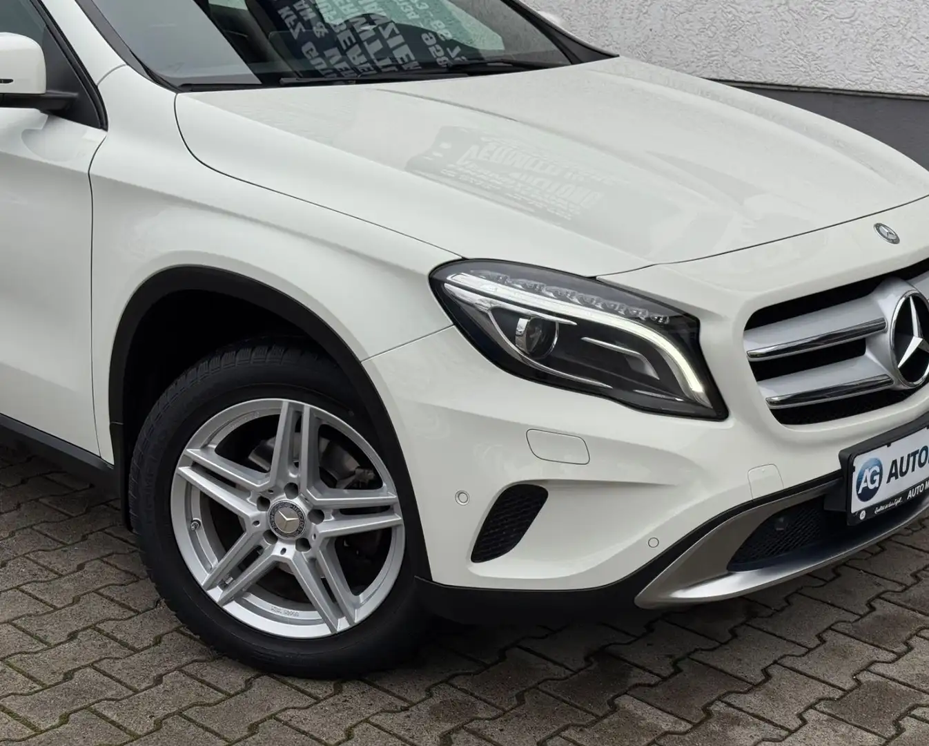 Mercedes-Benz GLA 220 d 4Matic Sportpaket AHK KAM. SHZ Weiß - 2