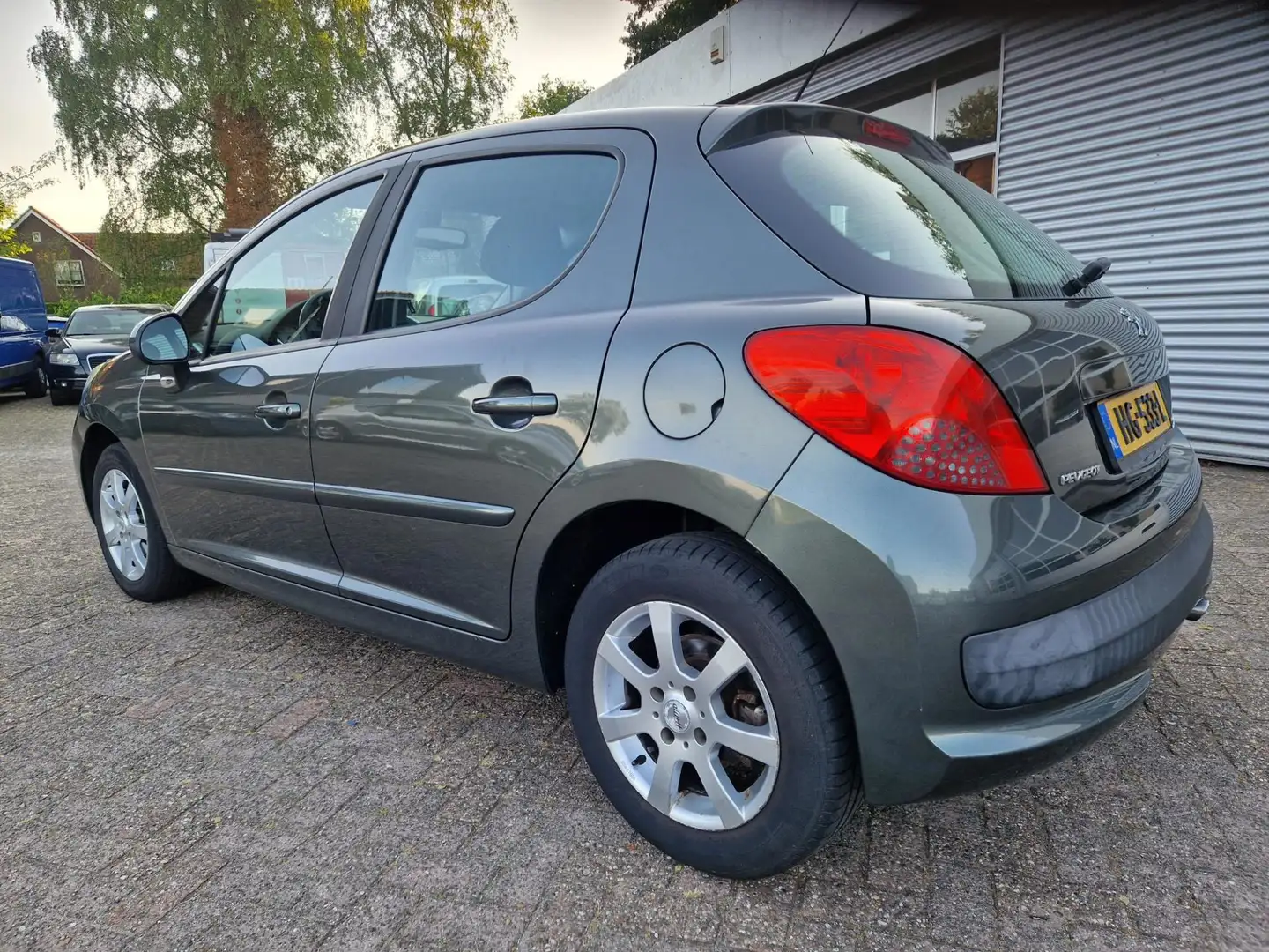 Peugeot 207 1.6 VTi XS ( BESTEMD VOOR EXPORT ADVERTENTIE GOED Grijs - 2