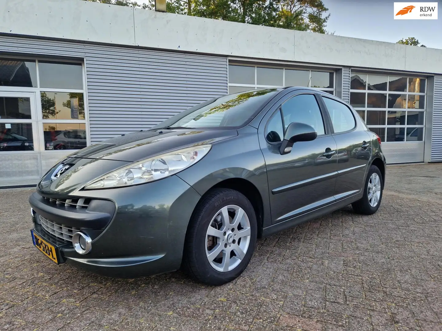 Peugeot 207 1.6 VTi XS ( BESTEMD VOOR EXPORT ADVERTENTIE GOED Grijs - 1