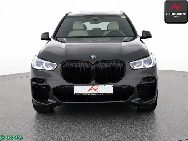 BMW X5 view 8