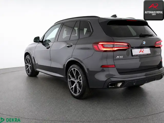 BMW X5 view 3
