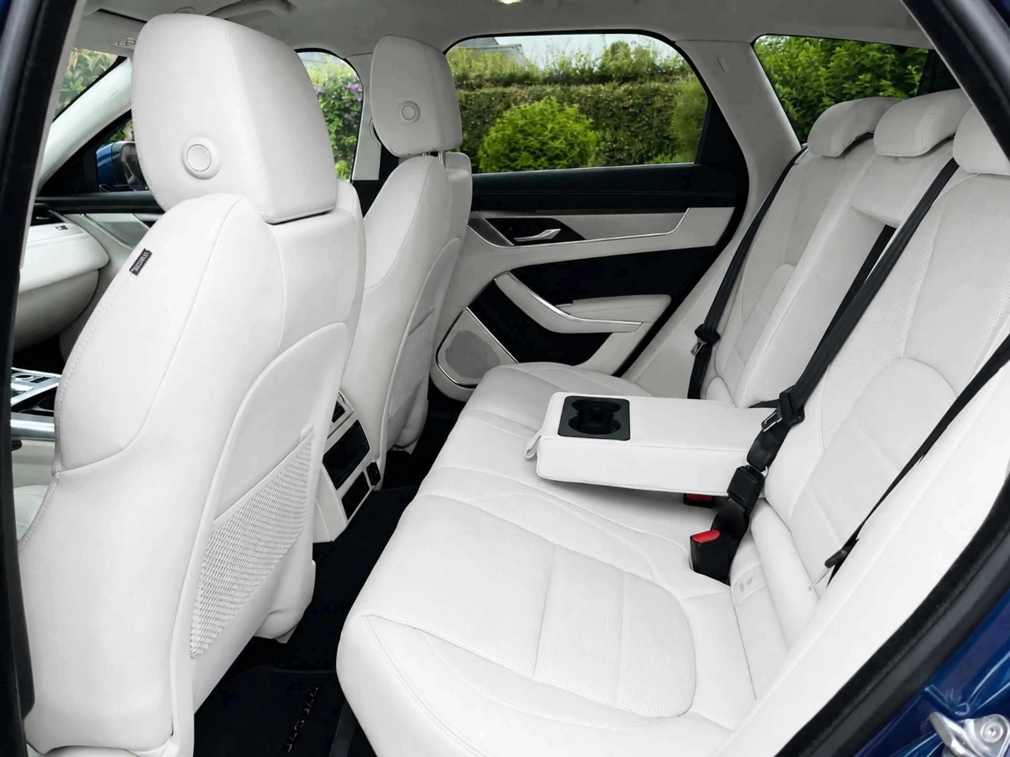 Jaguar XF Sportbrake R-Dynamic SE AWD LED 1.Hand !!!! — photo 12
