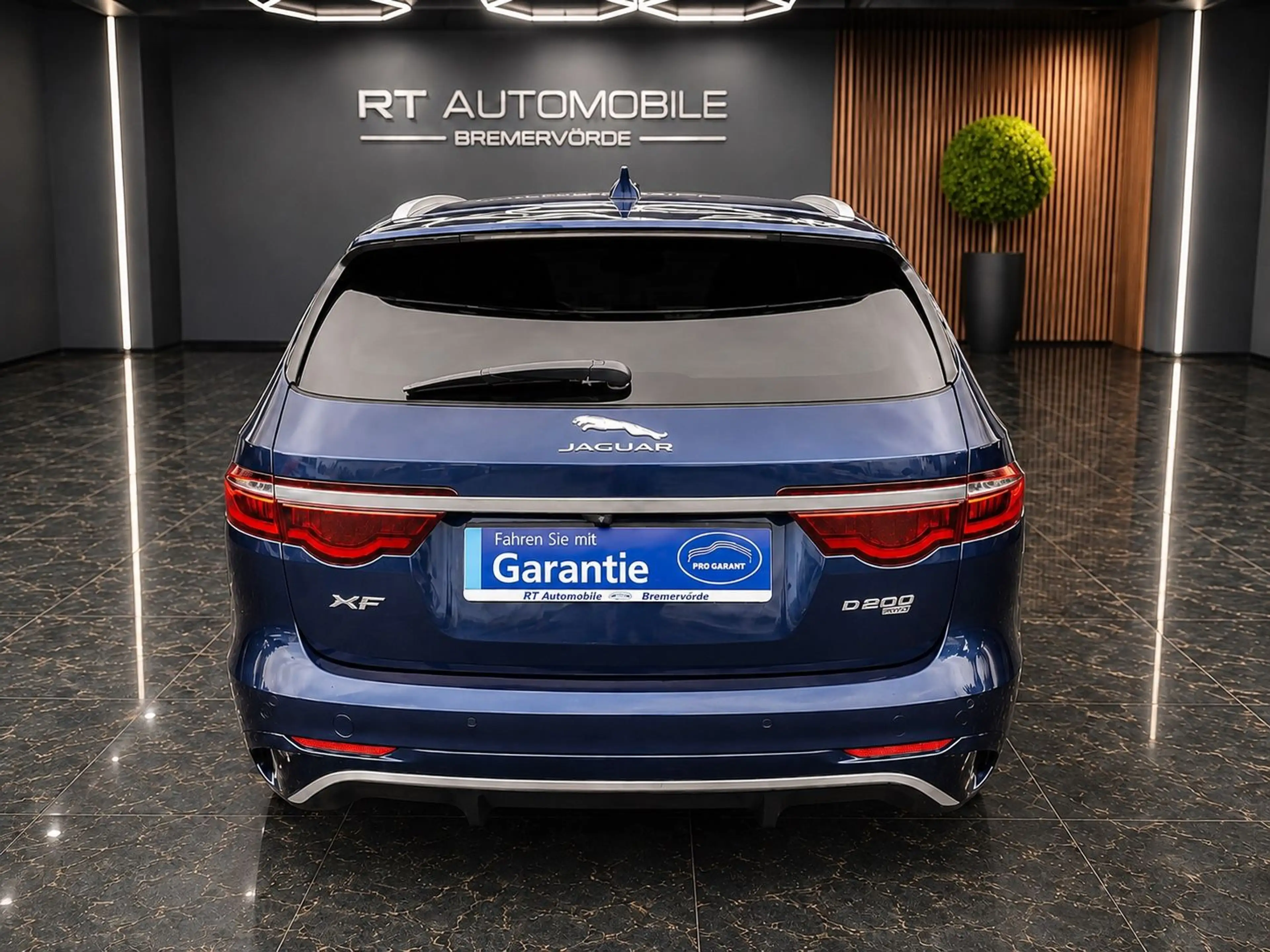 Jaguar XF Sportbrake R-Dynamic SE AWD LED 1.Hand !!!! — photo 5