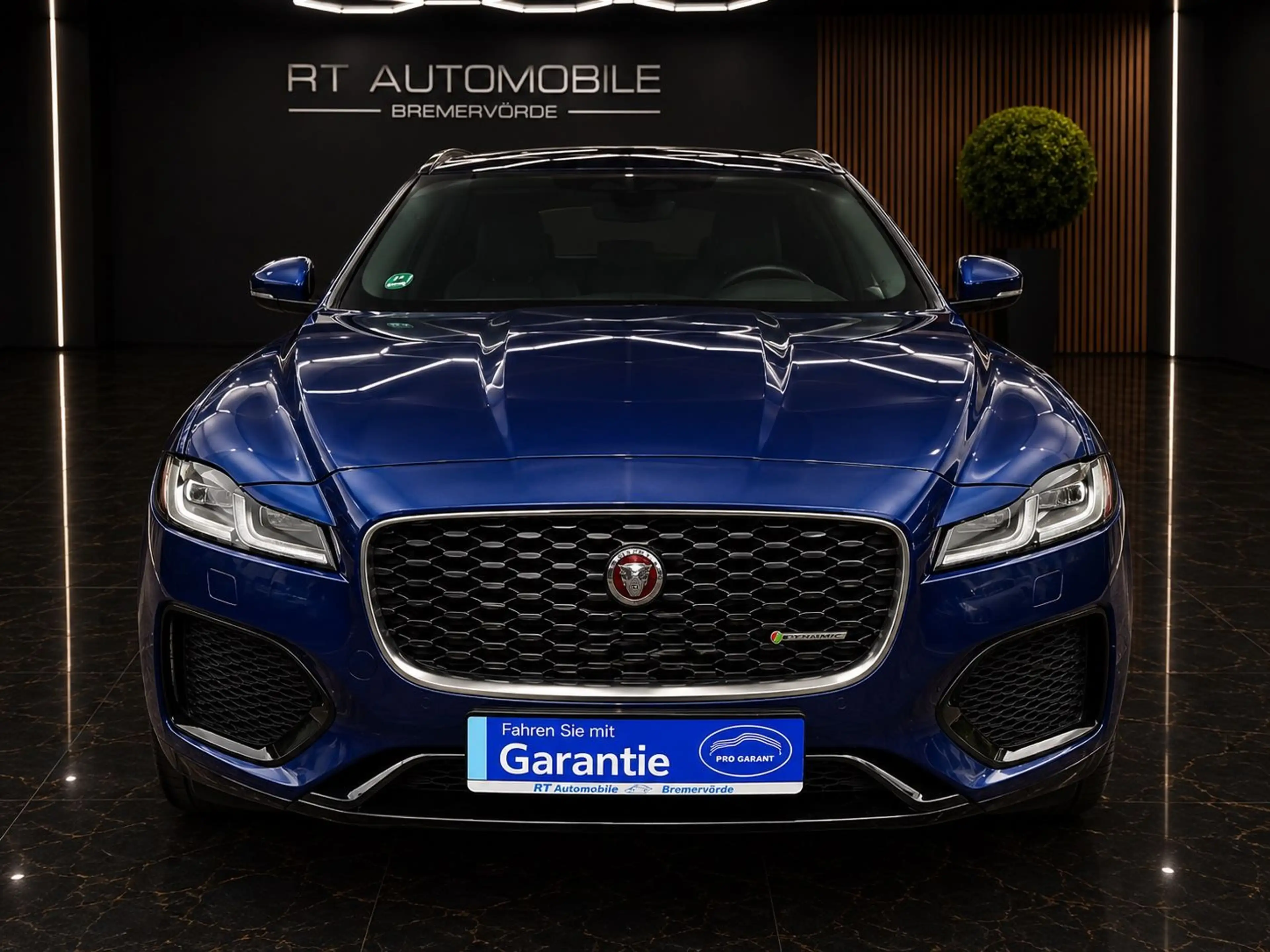 Jaguar XF Sportbrake R-Dynamic SE AWD LED 1.Hand !!!! — photo 6
