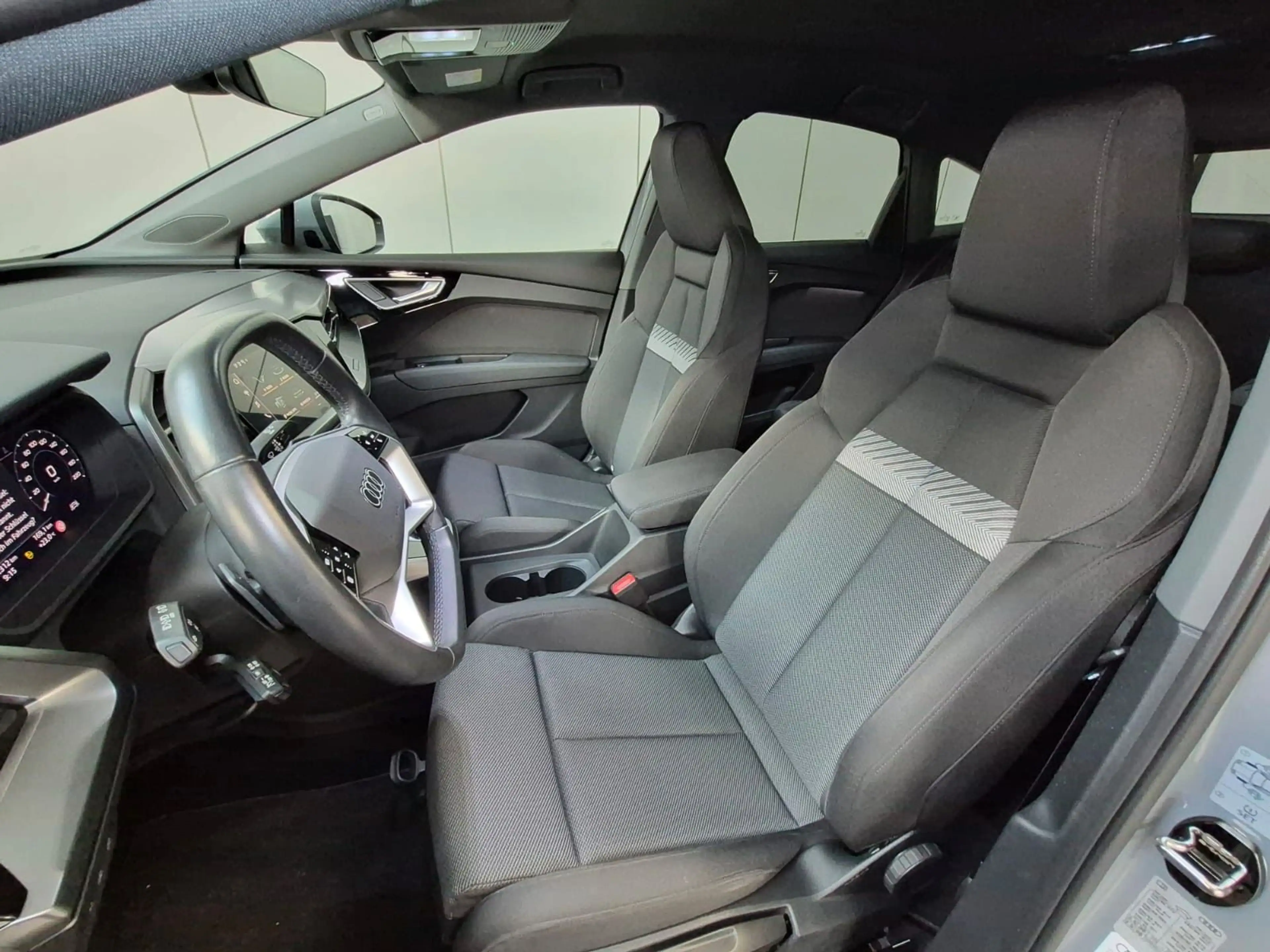 Audi Q4 e-tron 55kWh Sportback 35 Wärmepump Kamera — photo 11