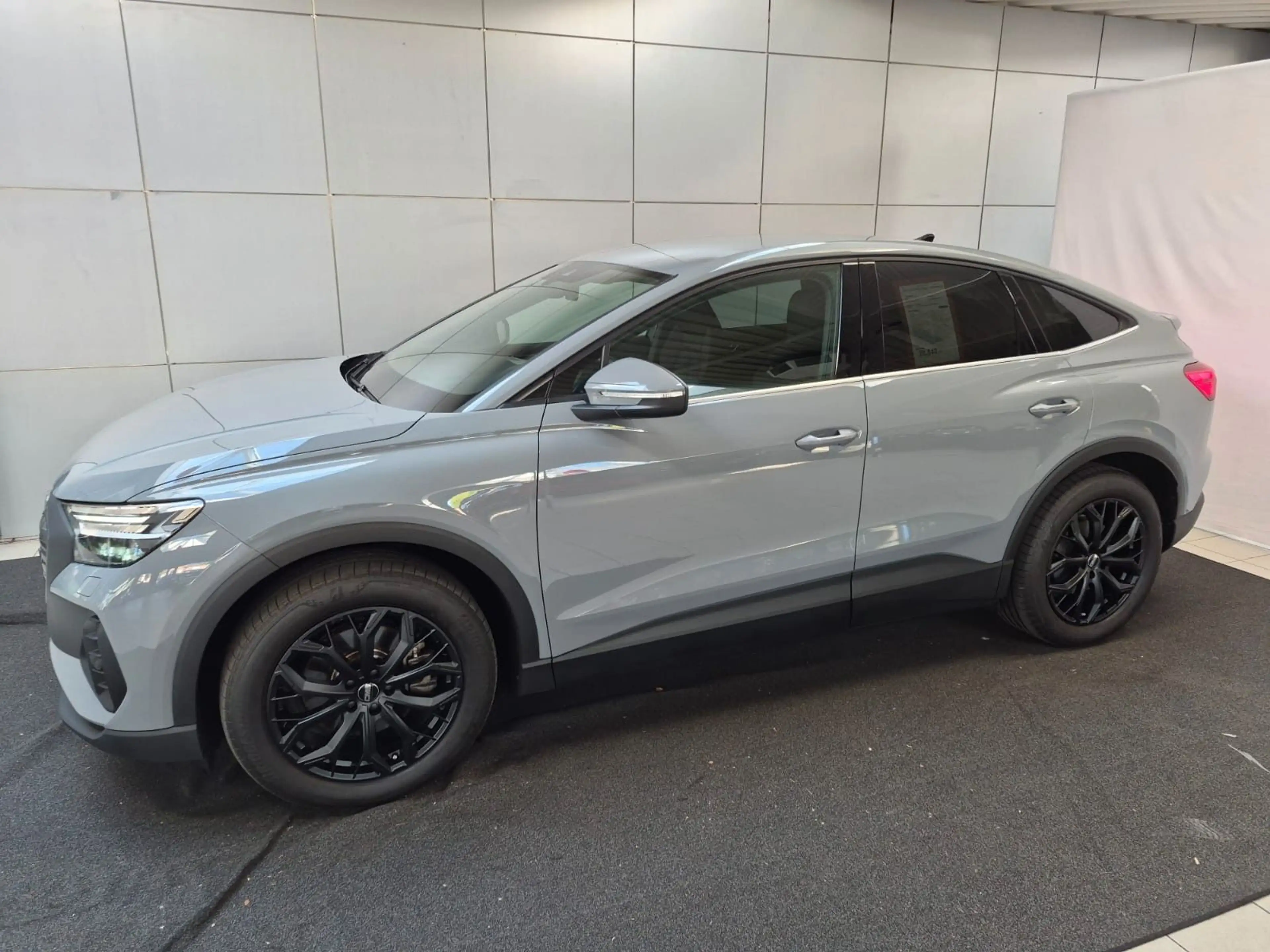 Audi Q4 e-tron 55kWh Sportback 35 Wärmepump Kamera — photo 5