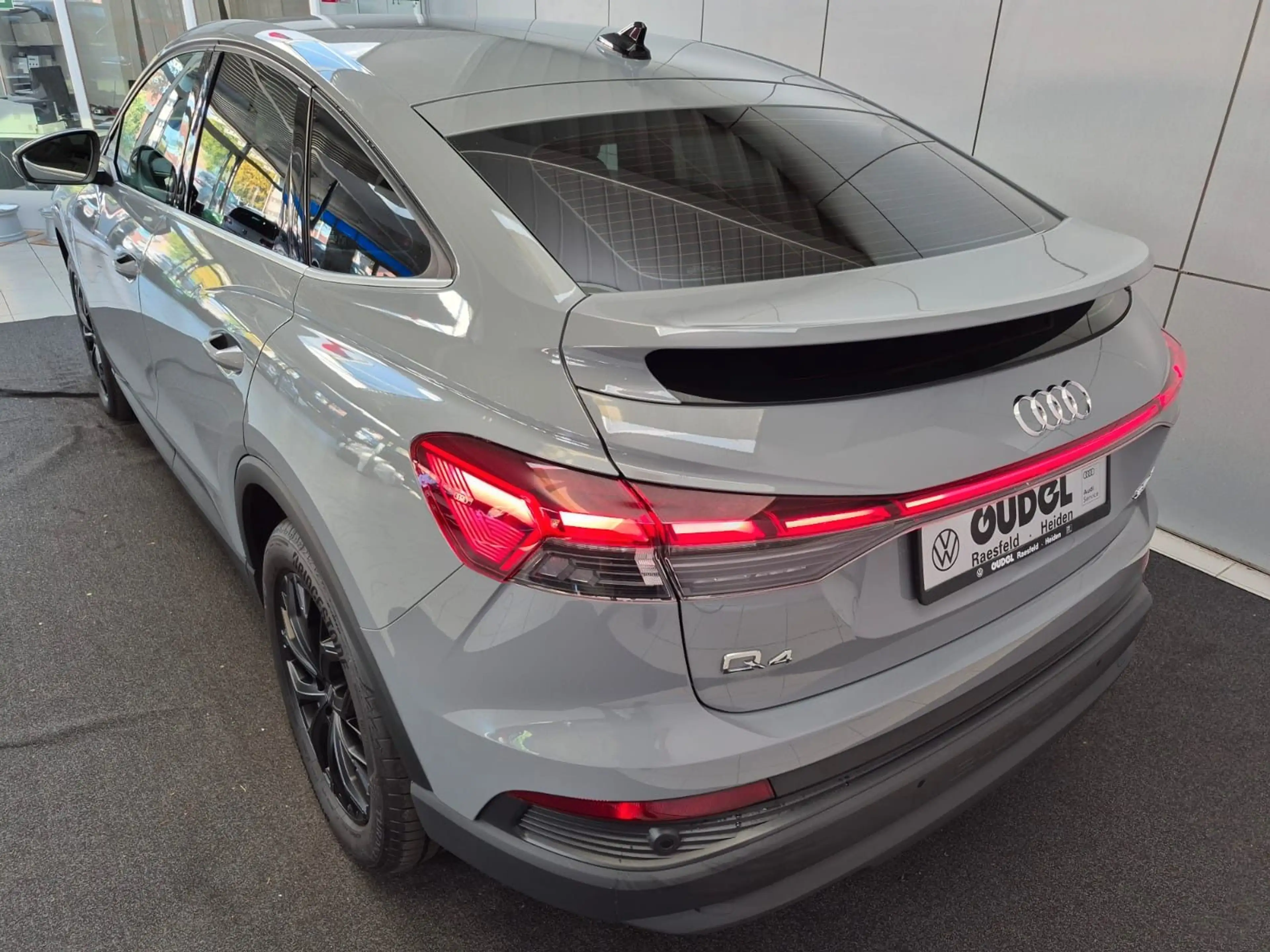 Audi Q4 e-tron 55kWh Sportback 35 Wärmepump Kamera — photo 6