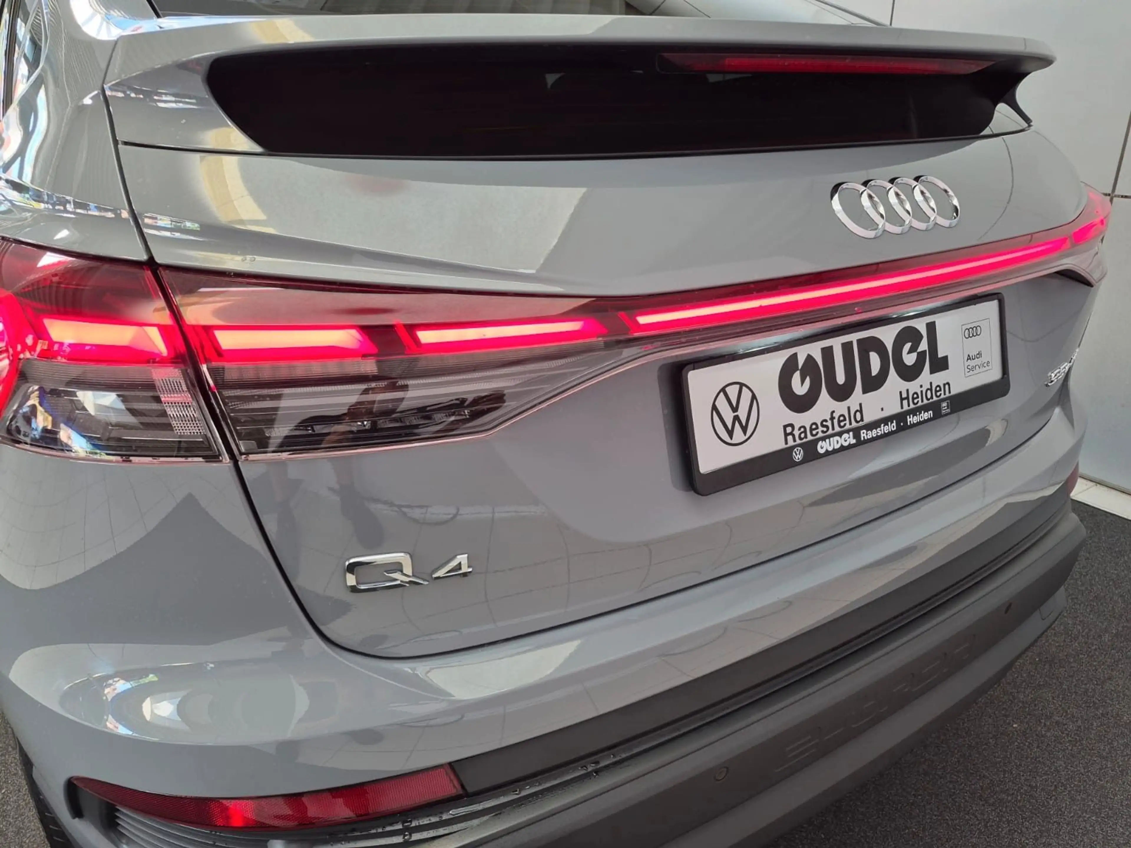 Audi Q4 e-tron 55kWh Sportback 35 Wärmepump Kamera — photo 7