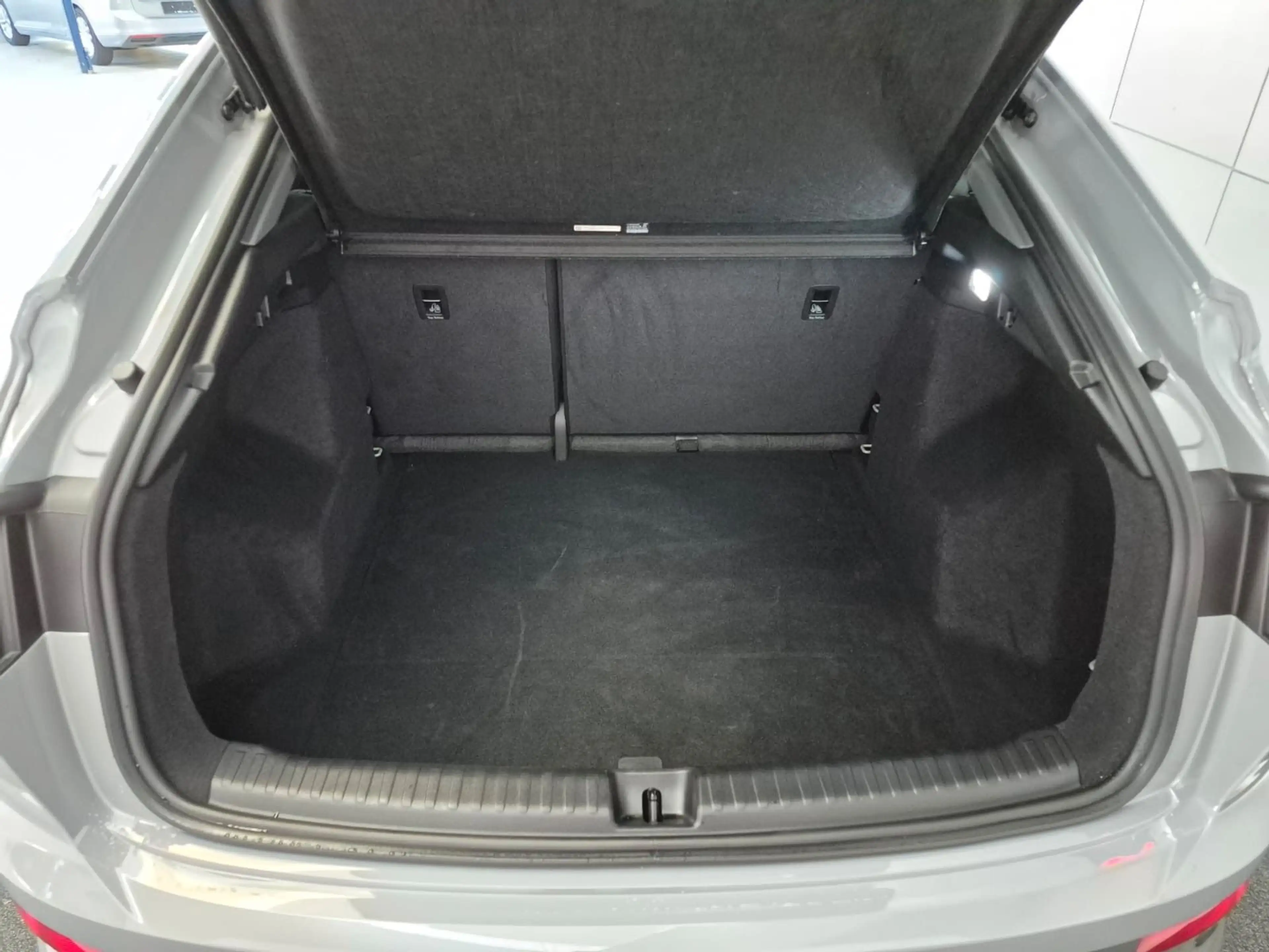 Audi Q4 e-tron 55kWh Sportback 35 Wärmepump Kamera — photo 8