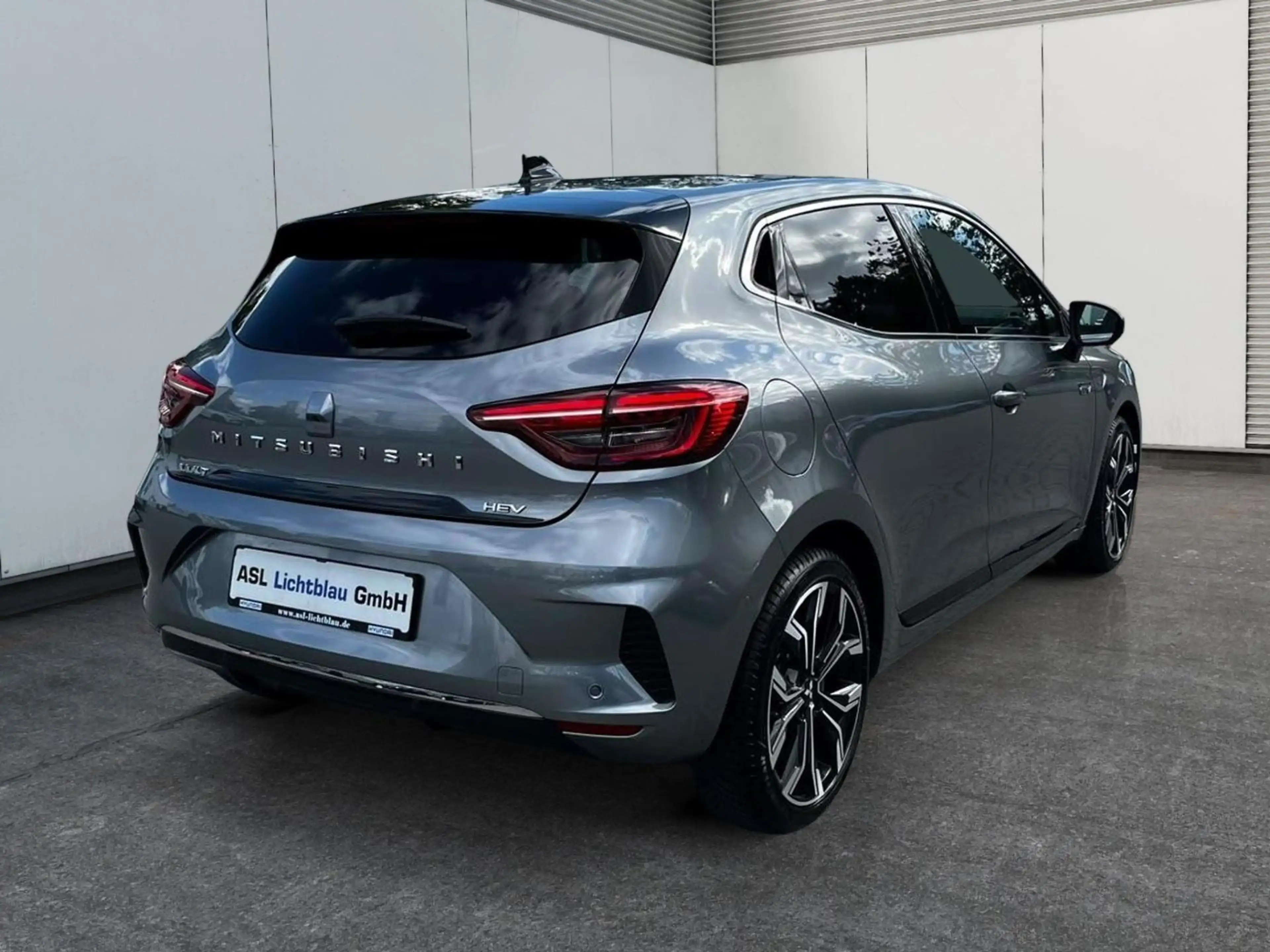 Mitsubishi Colt 1.6 Hybrid Top Hybrid — photo 5