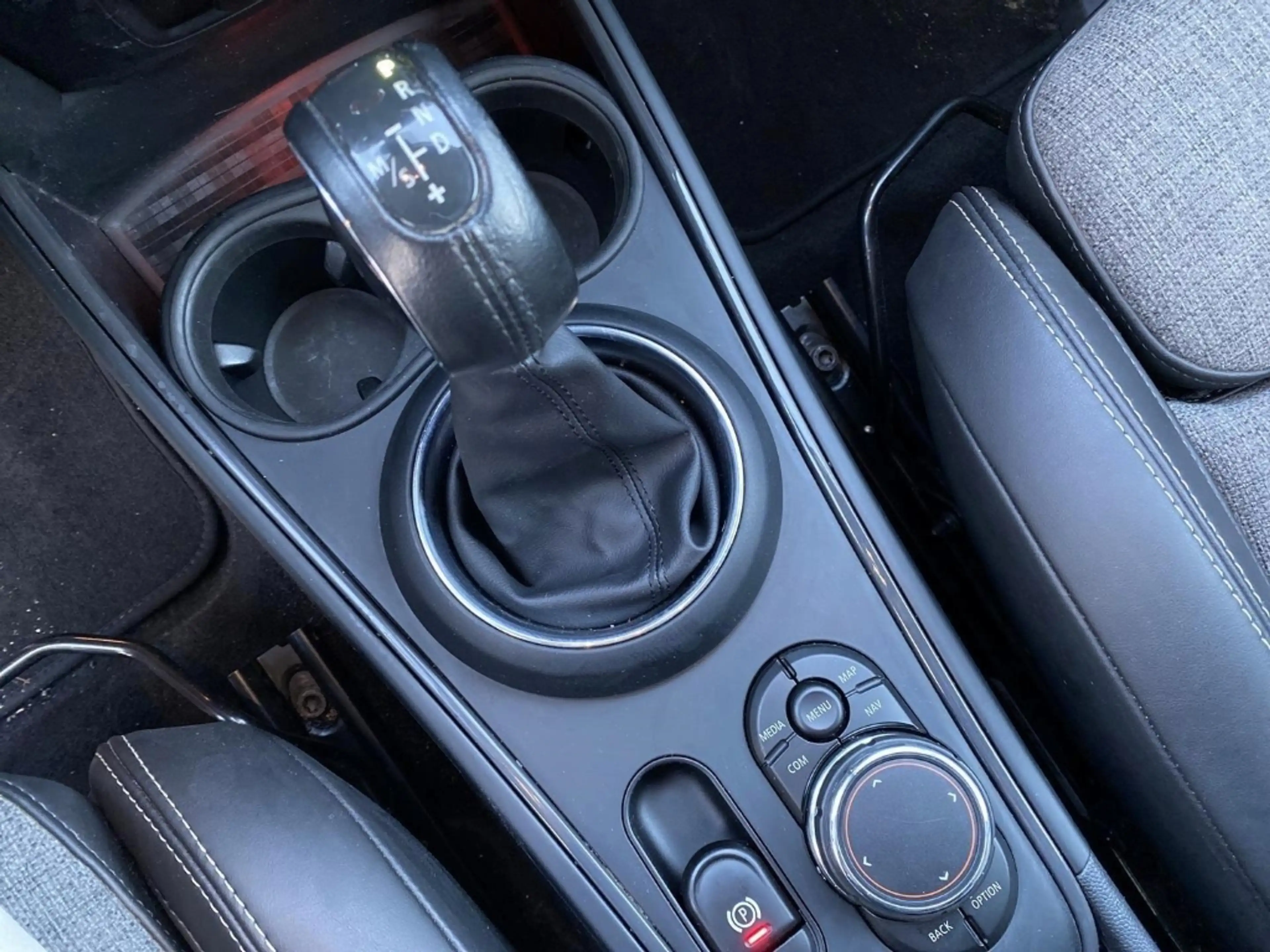 MINI Cooper S Countryman ALL4 Pano LED Navi RÜK Mehrzonenklima 2-Zonen-Klim — photo 13
