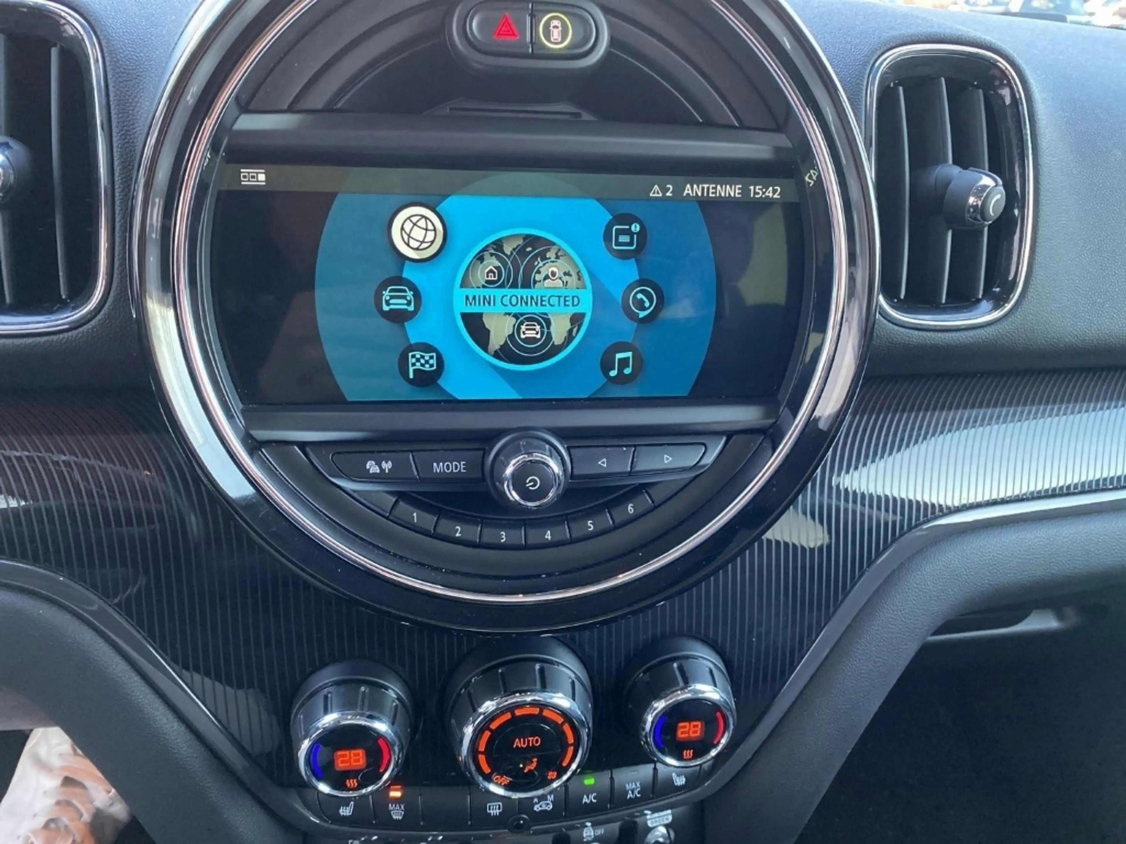 MINI Cooper S Countryman ALL4 Pano LED Navi RÜK Mehrzonenklima 2-Zonen-Klim — photo 11