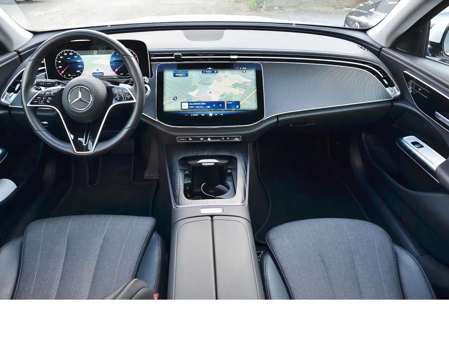 Mercedes-Benz E 200 Avantgarde Adv. W214 (Pano KLGo Distronic Weiß - 2