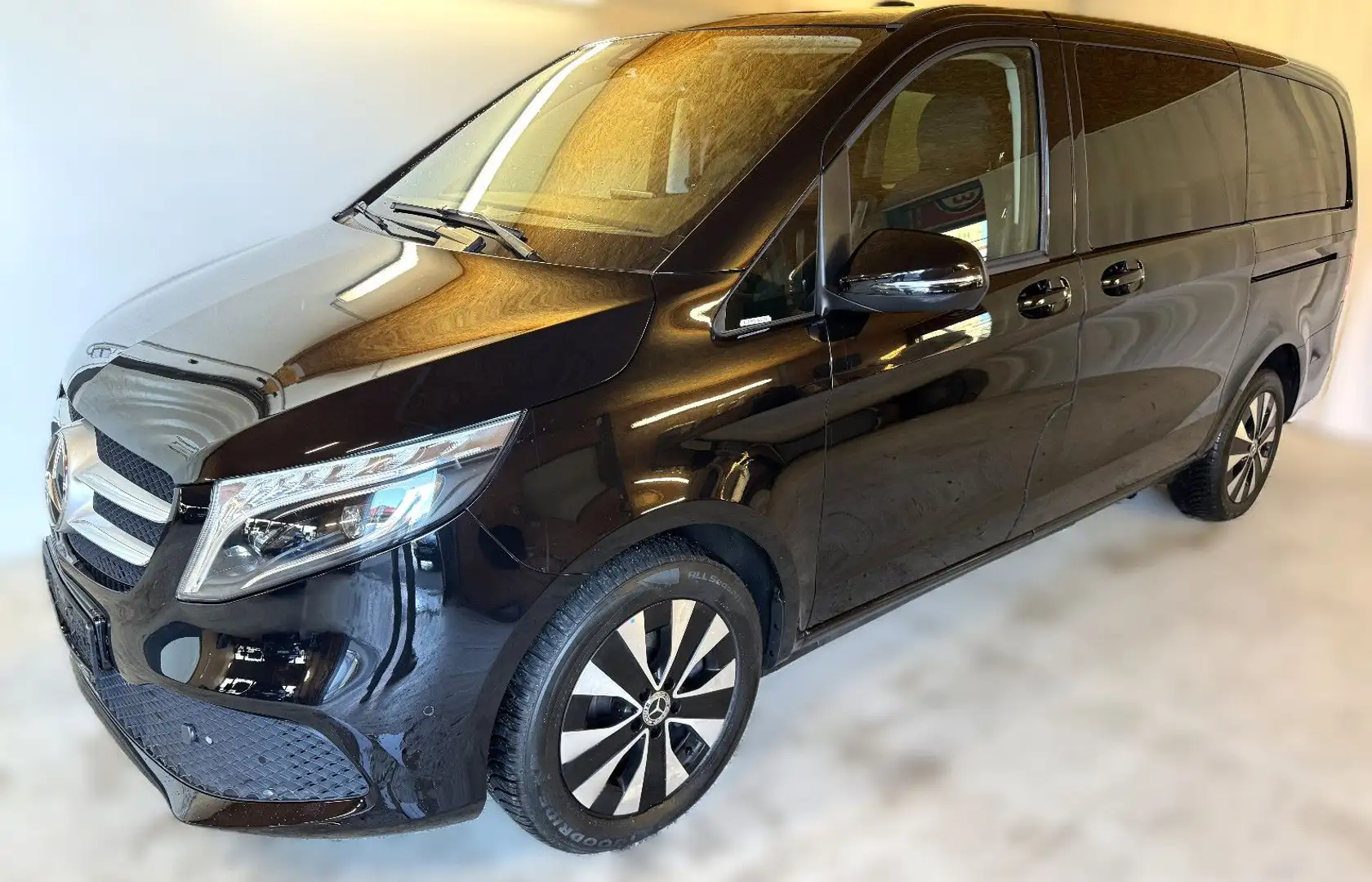Mercedes-Benz V 250 d lang Schwarz - 2