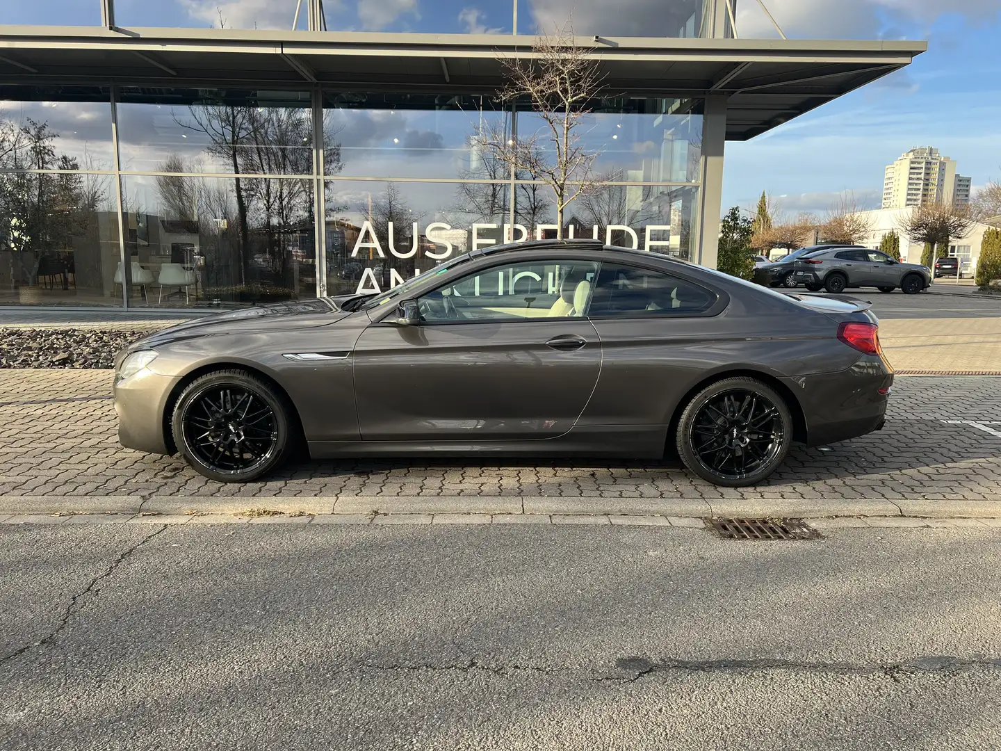 BMW 640 Bmw 640 d M-Paket Voll Panoramadach Digitaltacho Hnědá - 2