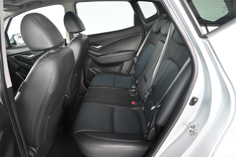 Hyundai iX20 1.4i i-Catcher Clima Navigatie Schuifdak Trekhaak — photo 8