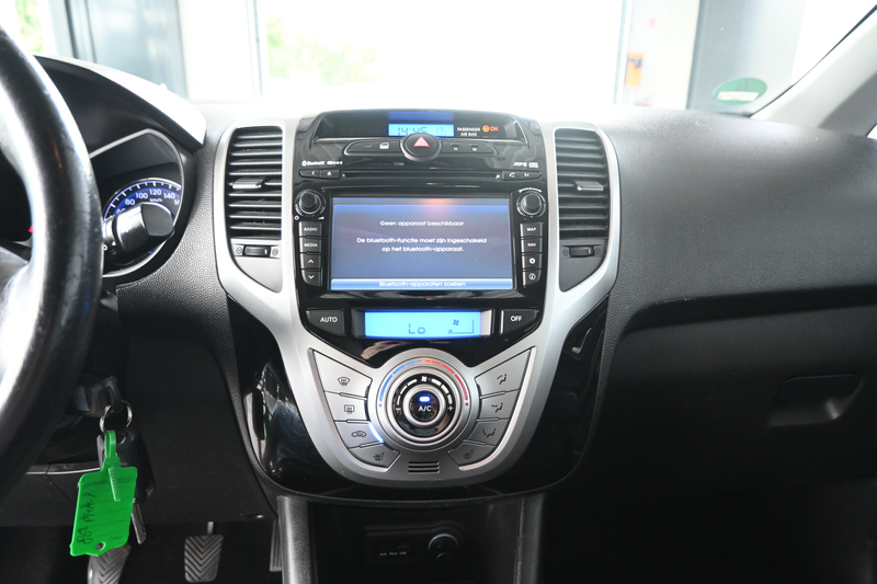 Hyundai iX20 1.4i i-Catcher Clima Navigatie Schuifdak Trekhaak — photo 9