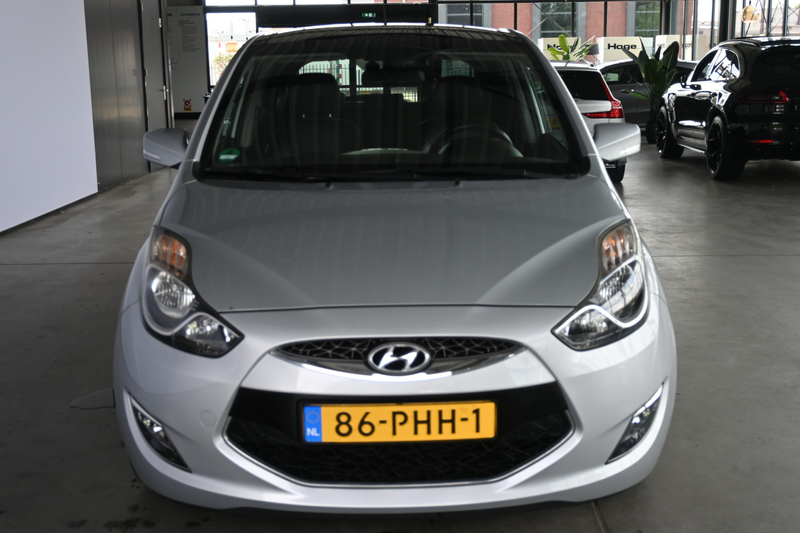 Hyundai iX20 1.4i i-Catcher Clima Navigatie Schuifdak Trekhaak — photo 15