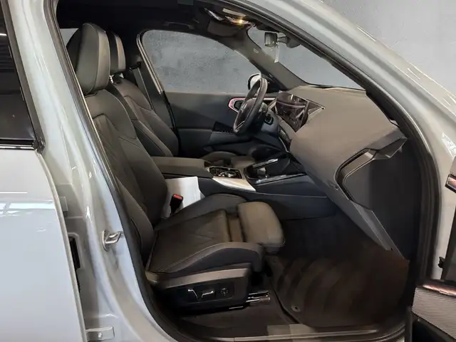 BMW X3 view 11