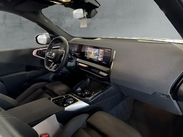 BMW X3 view 12