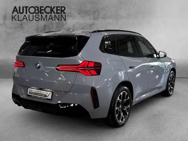 BMW X3 view 2
