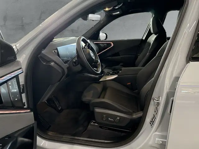 BMW X3 view 8