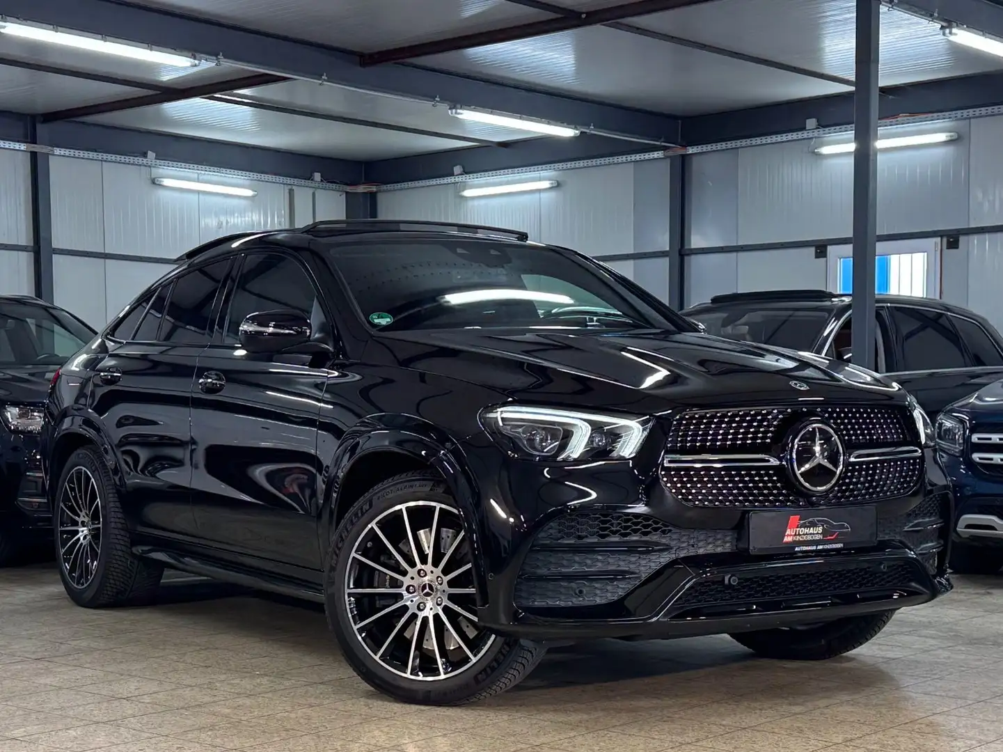 Mercedes-Benz GLE 400 d Coupe AMG*INOV*PANO*AHK*AIR*MEMO*360*21 Negru - 1