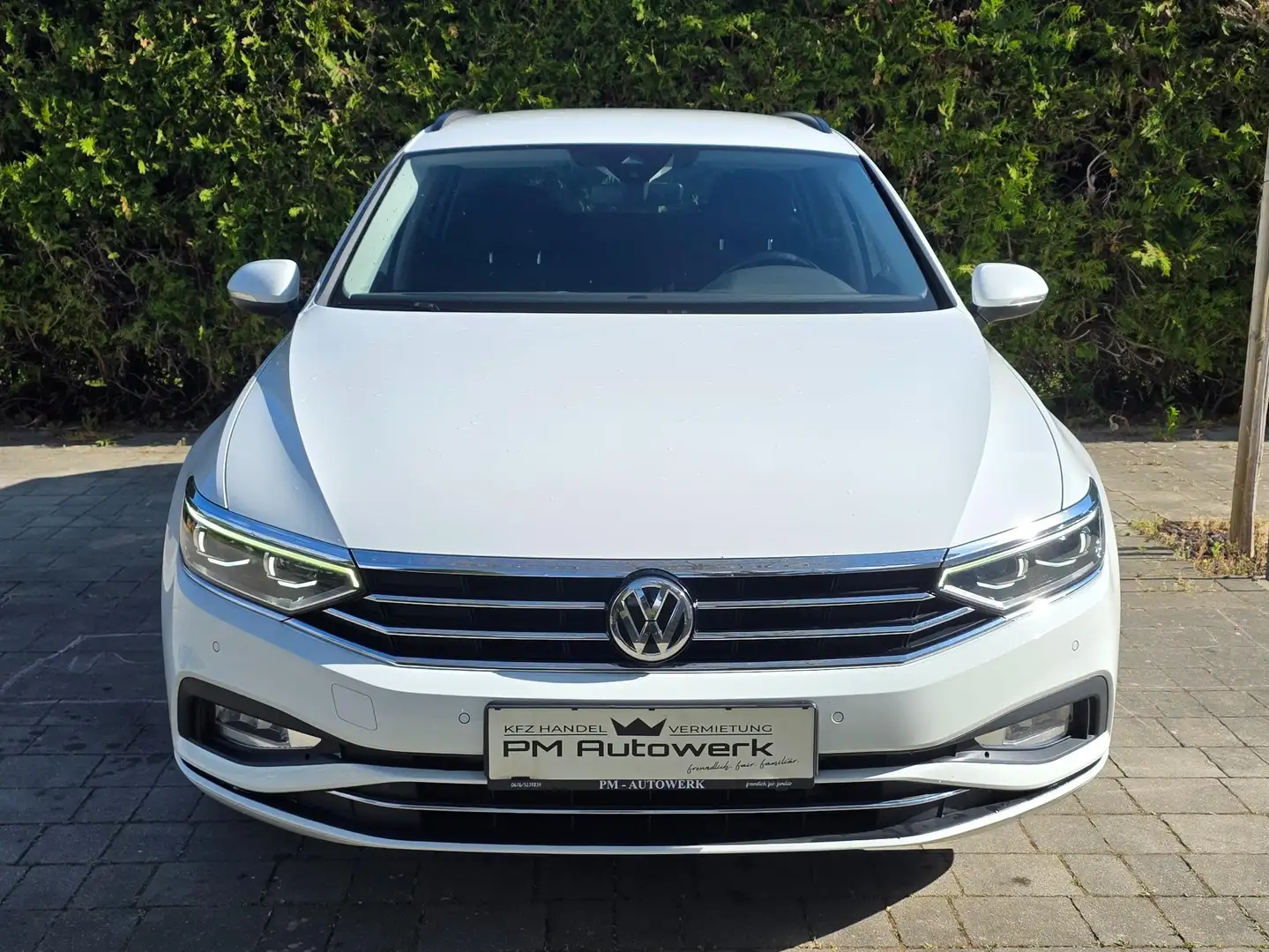 Volkswagen Passat Variant Business TDI DSG Massage Matrix IQLED Finanzierung Weiß - 2