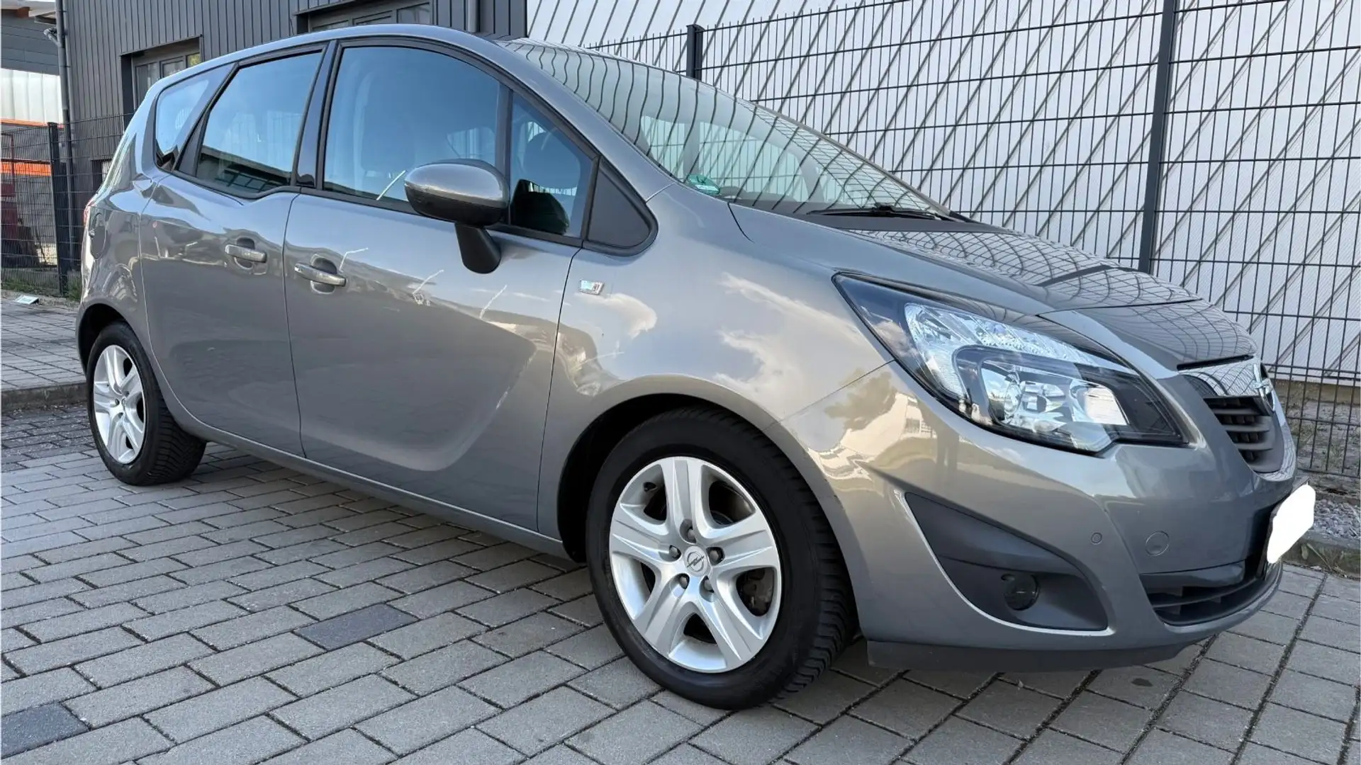 Opel Meriva B 1.7 CDTI AUTOMATIK TÜV,WENIG-KM,1-HAND Grijs - 2