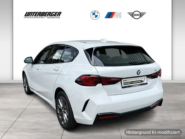 BMW 1 Series view 2