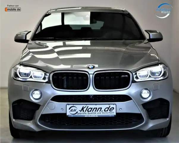 BMW X6 M view 2
