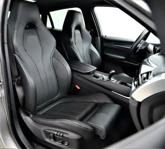 BMW X6 M view 11