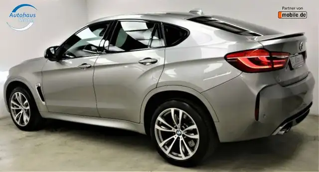BMW X6 M view 3