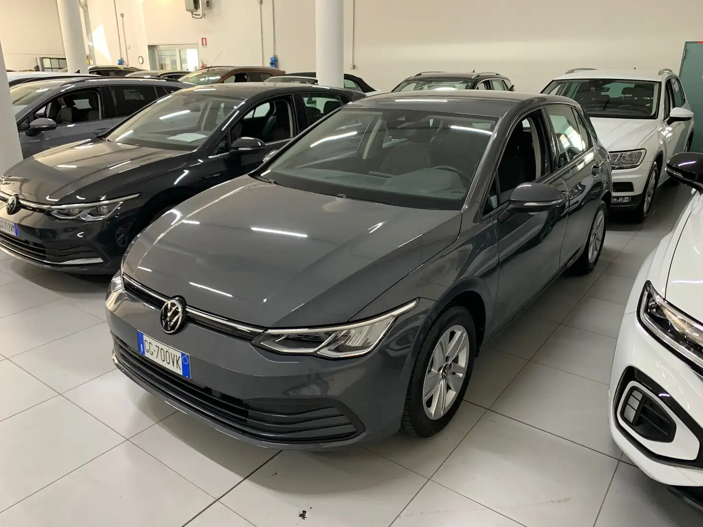 Volkswagen Golf Golf 1.0 tsi evo Life 110cv SOLO 30.000 KM Gris - 1