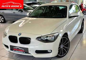 Zetelverwarming / Parkeersensoren / Afneembare trekhaak / Airco / Garantie